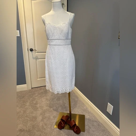 LILLY PULITZER Size 6 Jaida Sweetheart neckline White Eyelet Dress NWOT - Picture 4 of 7